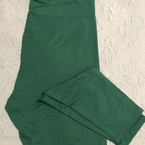 Lularoe TC2 Solid Color Leggings, Hunter Green - BNWOT